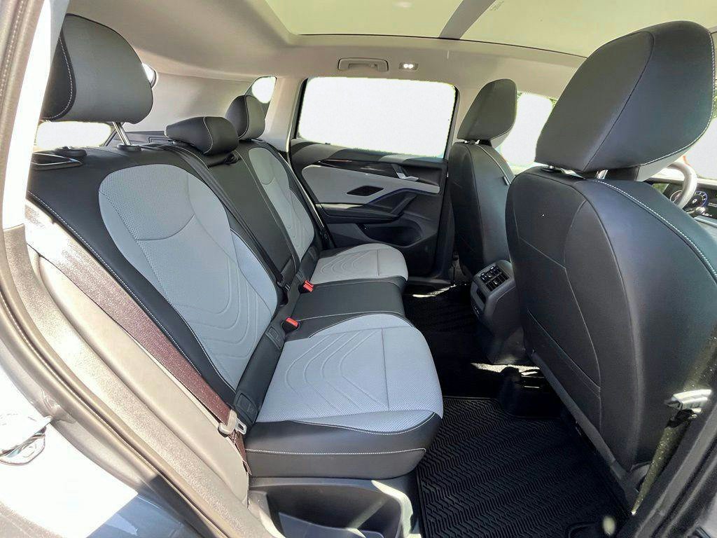 Certified 2026 Volkswagen Tiguan SE AWD/4WD image 27