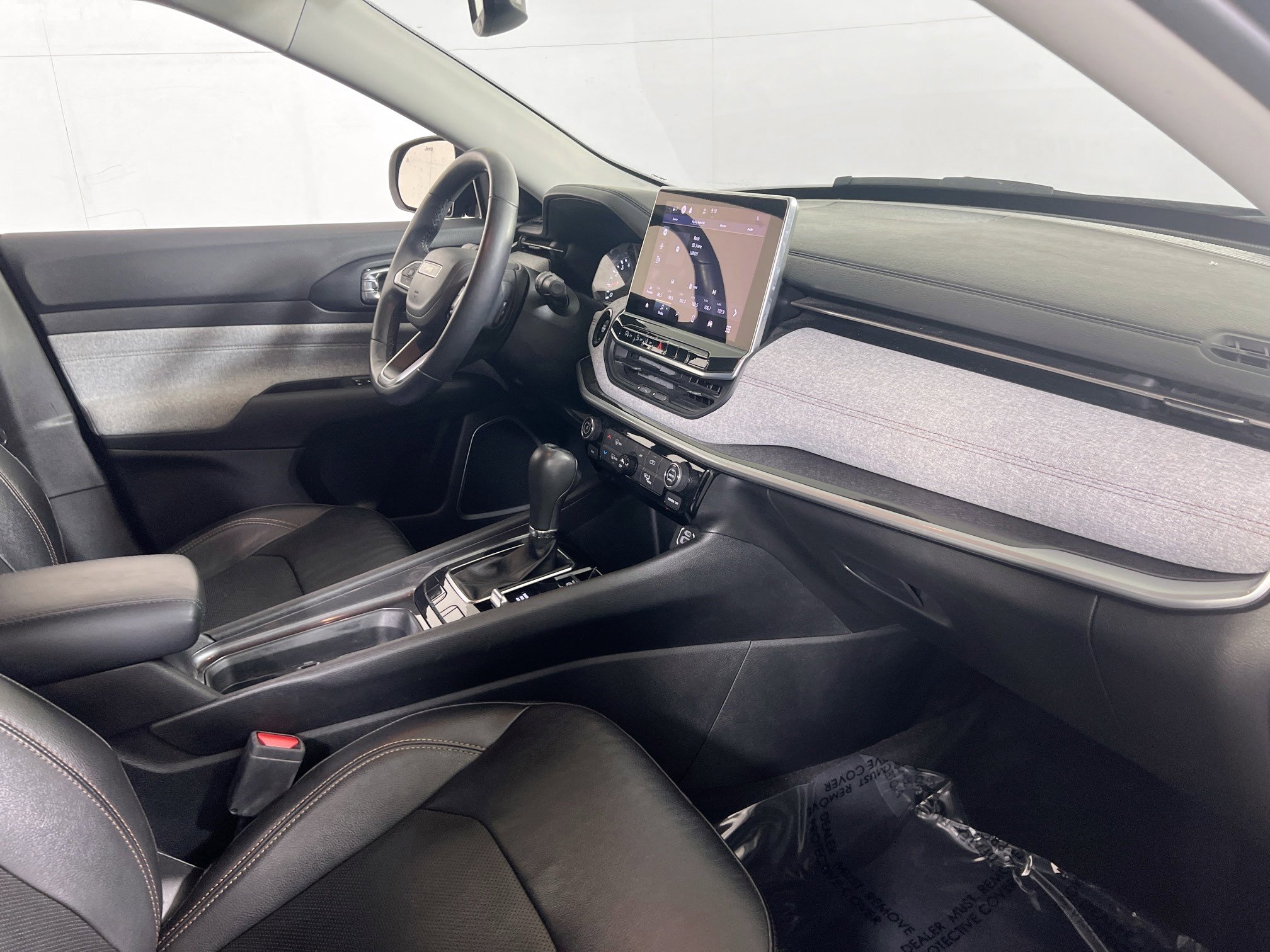 Used 2022 Jeep Compass Latitude image 27