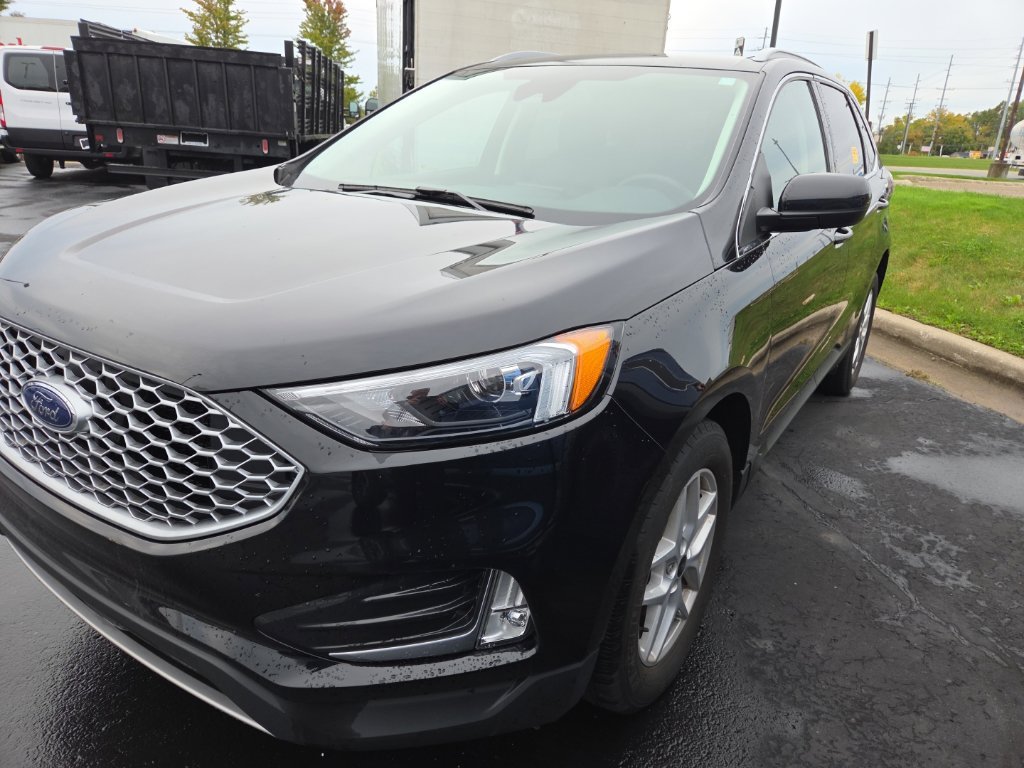 Used 2024 Ford Edge SEL w/ Convenience Package