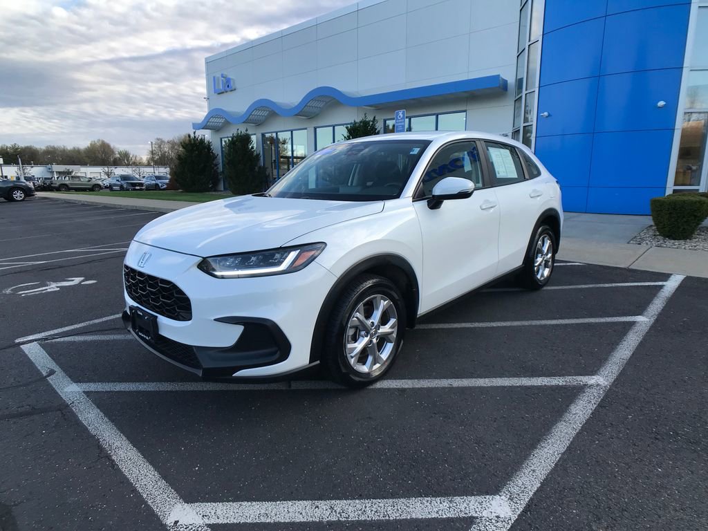 Certified 2023 Honda HR-V LX image 3