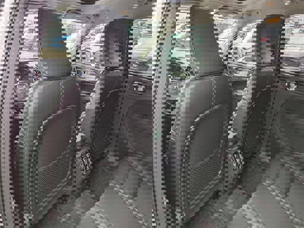 Used 2023 Volvo XC40 B5 Plus w/ Driver Assist Package image 16