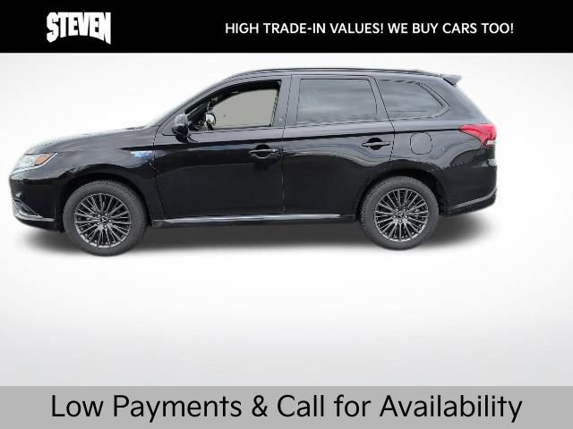 Used 2021 Mitsubishi Outlander LE image 3