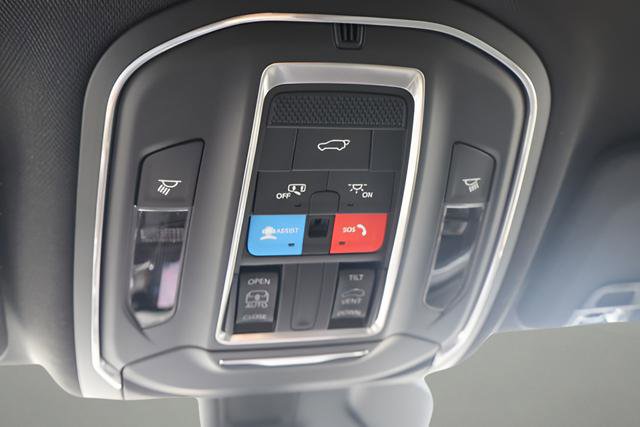 New 2026 Jeep Grand Cherokee Laredo image 26