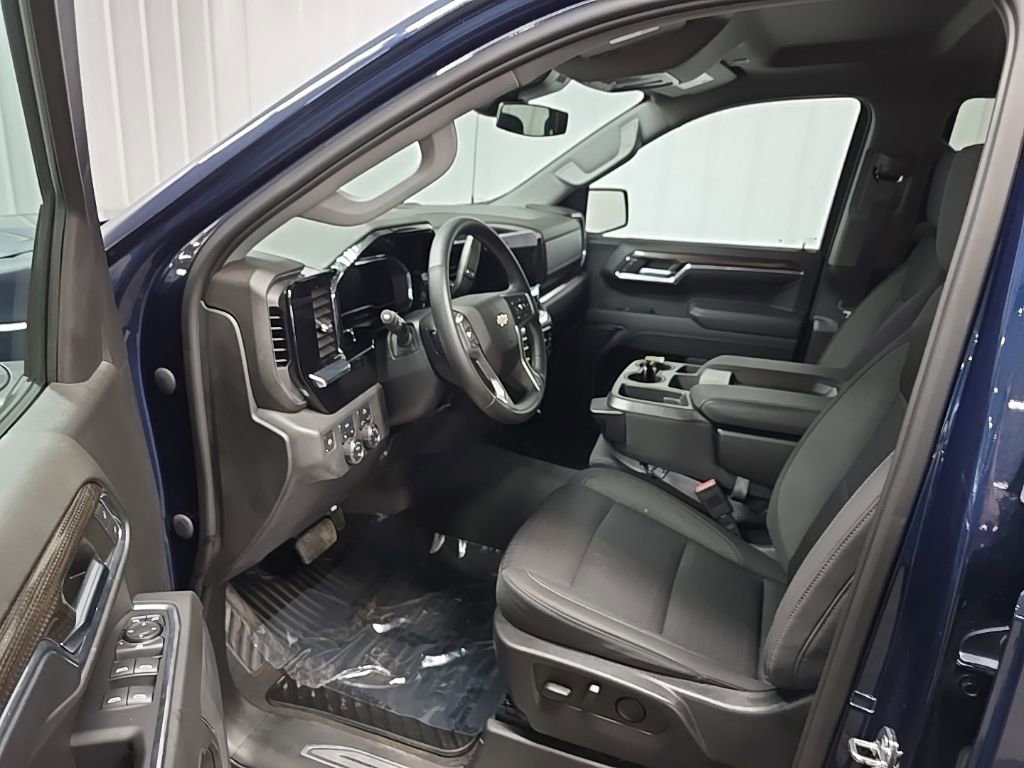 Used 2023 Chevrolet Silverado 1500 LT image 28