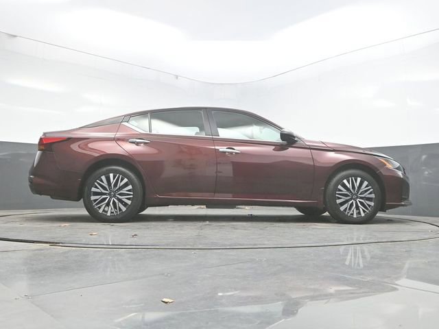 Used 2024 Nissan Altima 2.5 SV image 40