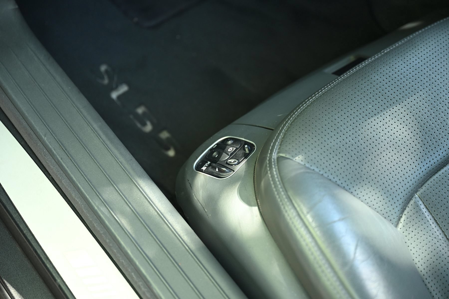 Used 2003 Mercedes-Benz SL 55 AMG image 31