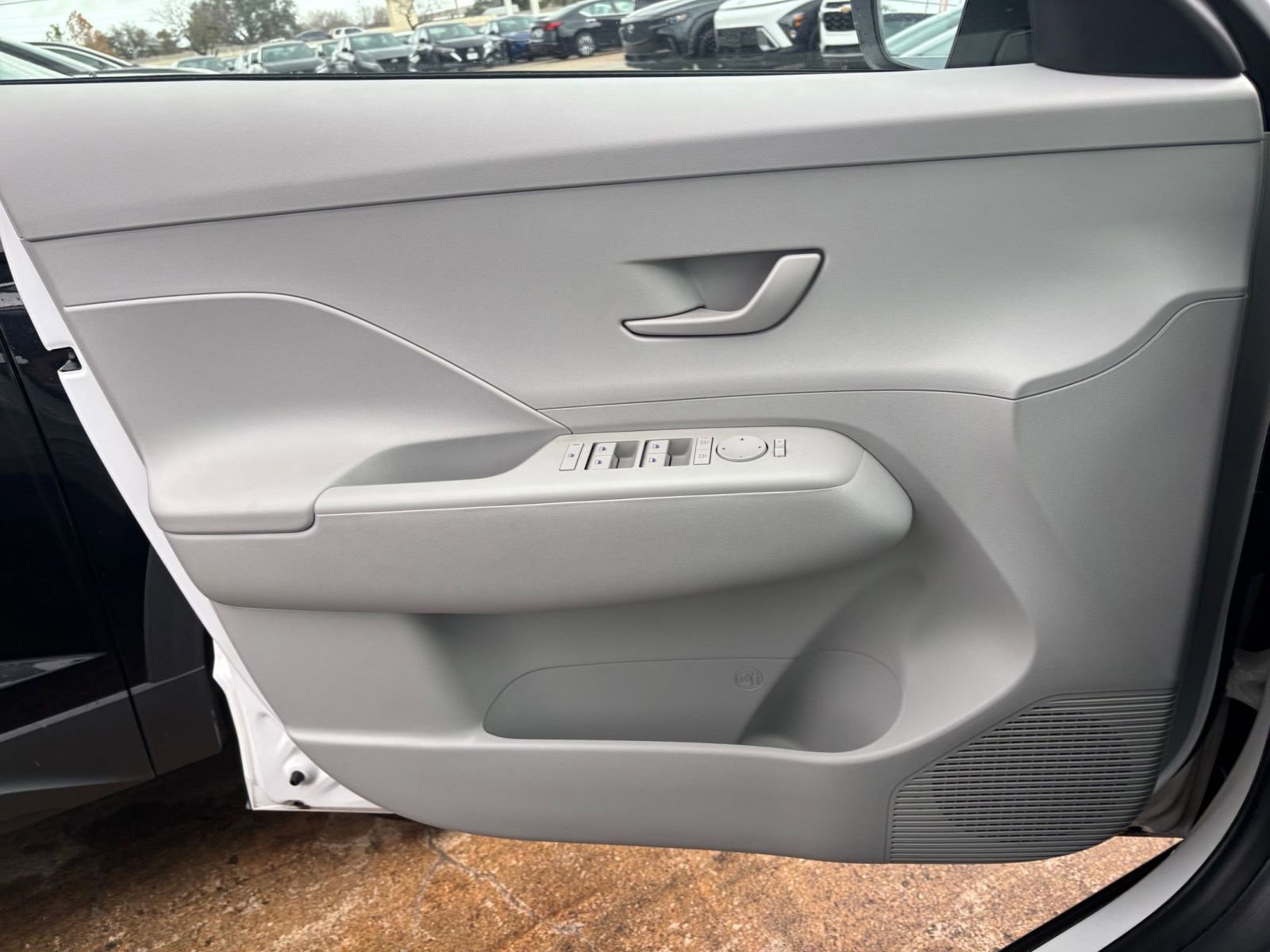 Used 2025 Hyundai Kona SEL image 18