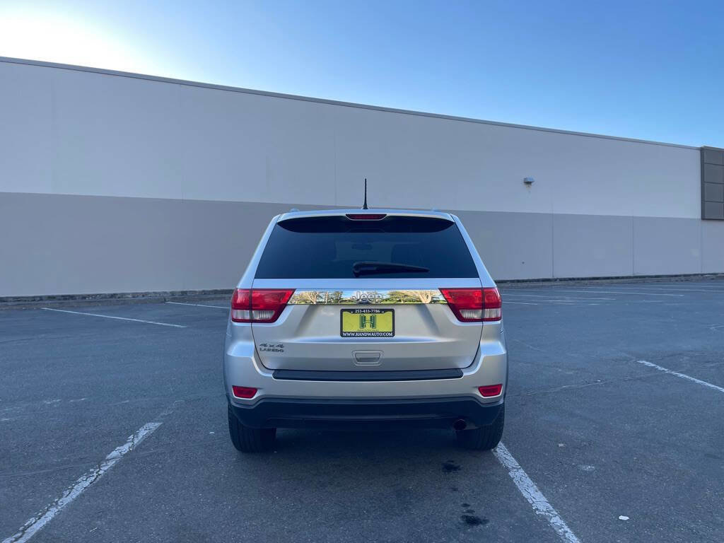 Used 2011 Jeep Grand Cherokee Laredo AWD/4WD image 4