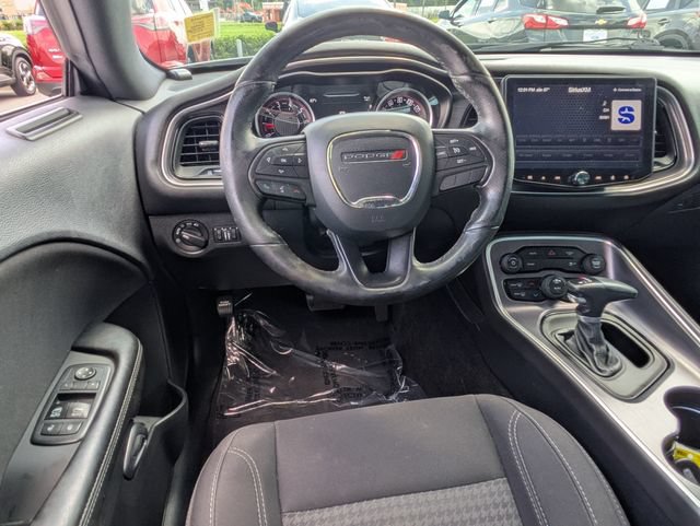 Used 2017 Dodge Challenger SXT RWD image 15
