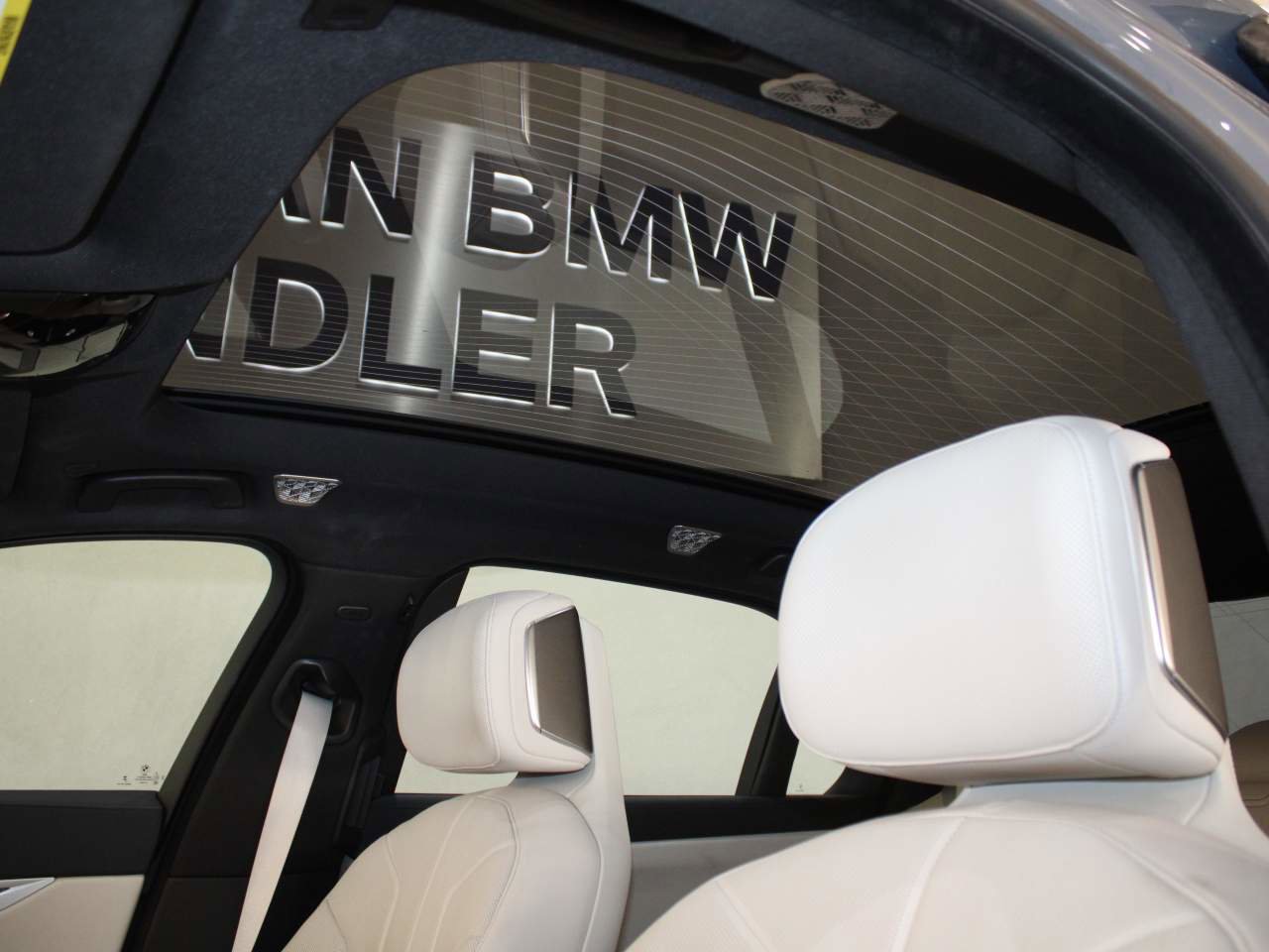 Certified 2023 BMW i7 xDrive60 AWD/4WD image 12