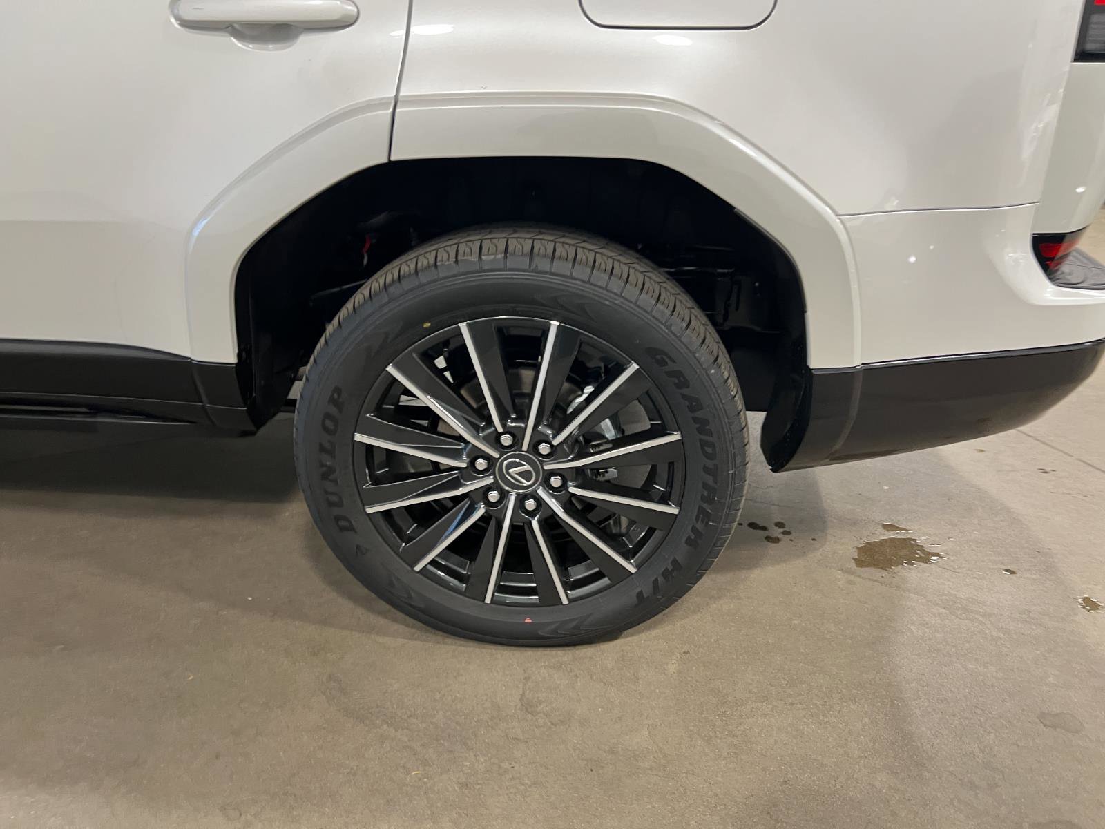 Used 2026 Lexus GX 550 w/ Cold Area Package image 51