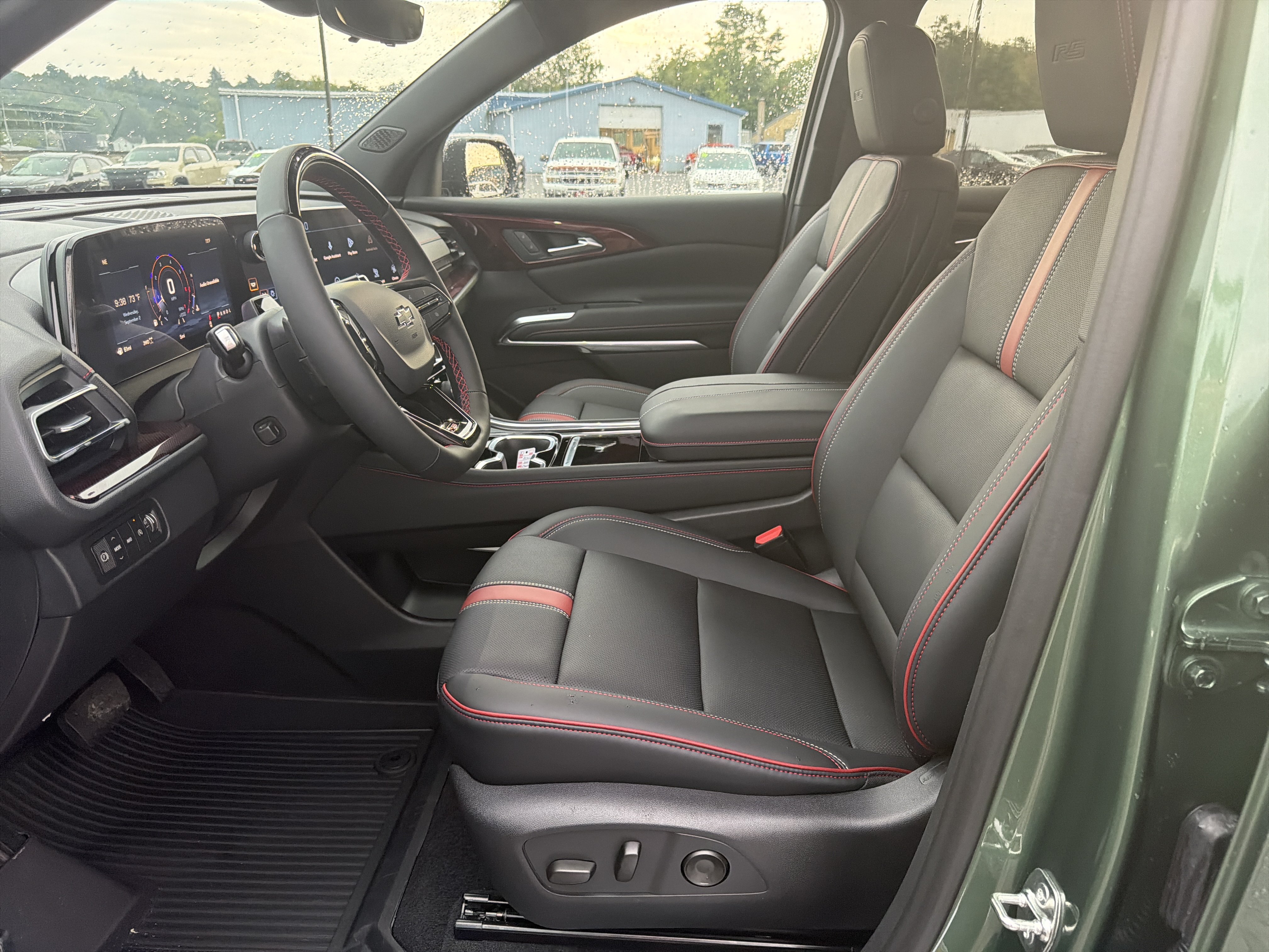 New 2027 Chevrolet Traverse RS w/ LPO, Floor Liner Package AWD/4WD image 5