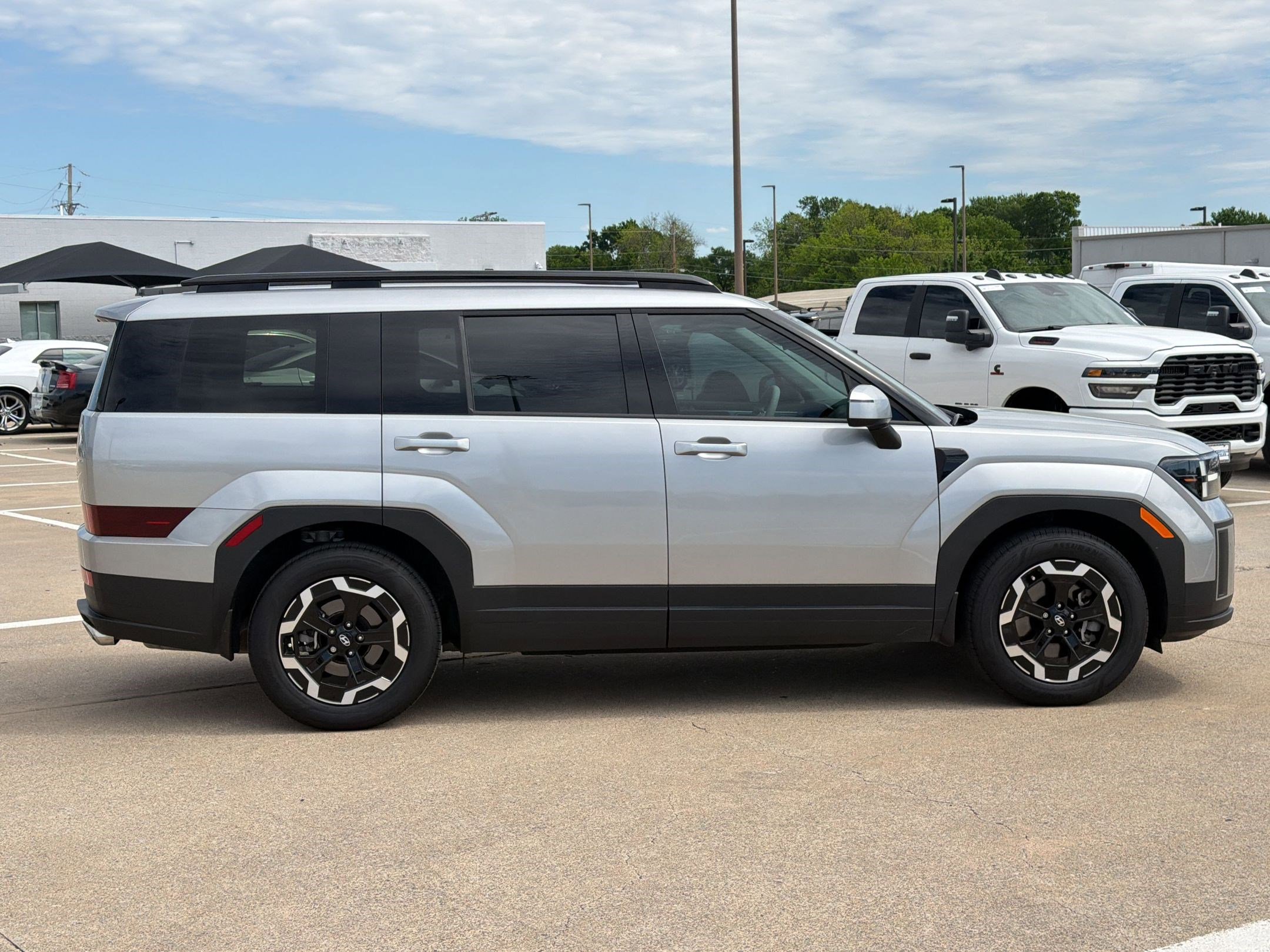 Certified 2025 Hyundai Santa Fe SEL image 8