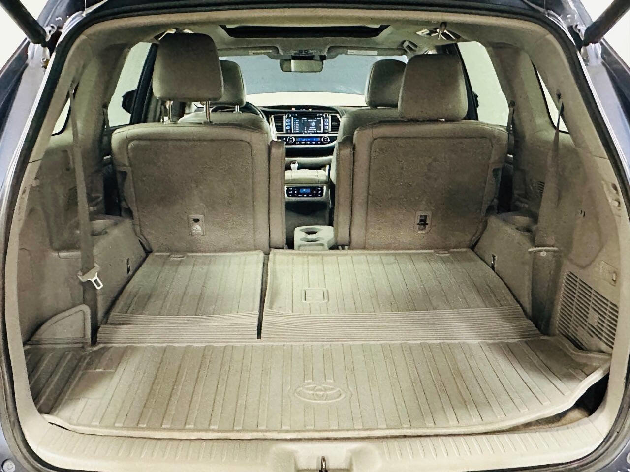 Used 2019 Toyota Highlander Limited Platinum AWD/4WD image 30