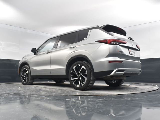 Used 2024 Mitsubishi Outlander SE image 48