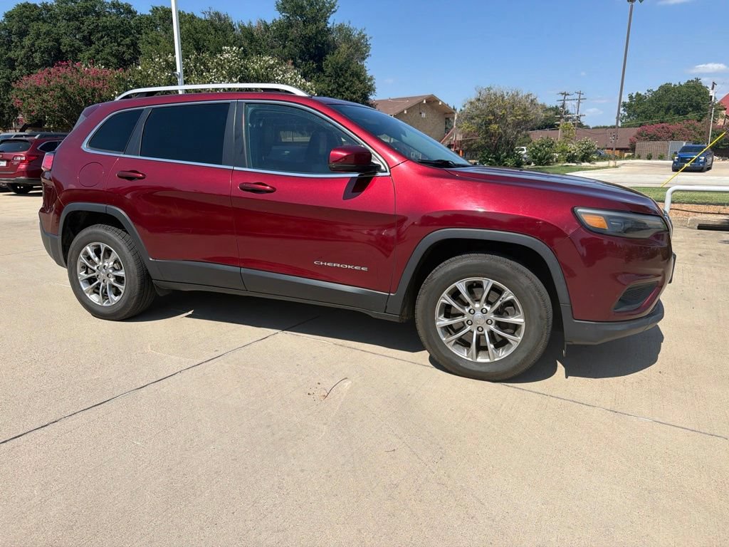 Used 2019 Jeep Cherokee Latitude Plus w/ Comfort/Convenience Group AWD/4WD image 19