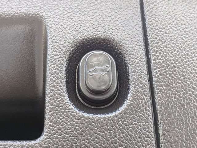 Used 2016 Cadillac Escalade Platinum AWD/4WD image 13