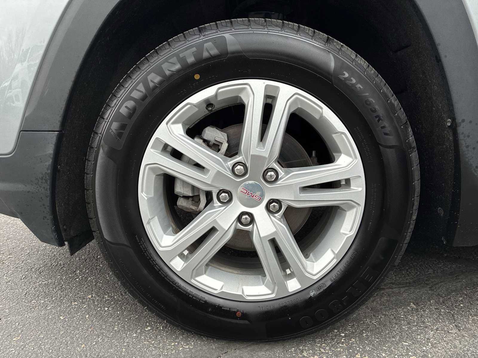 Used 2024 GMC Terrain SLE image 18