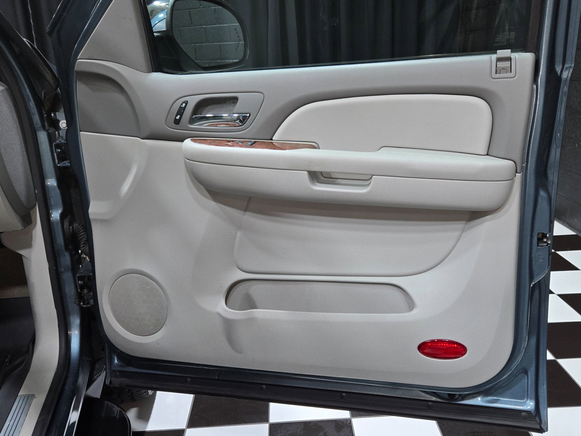 Used 2008 Chevrolet Avalanche LTZ w/ LTZ Preferred Equipment Group image 83