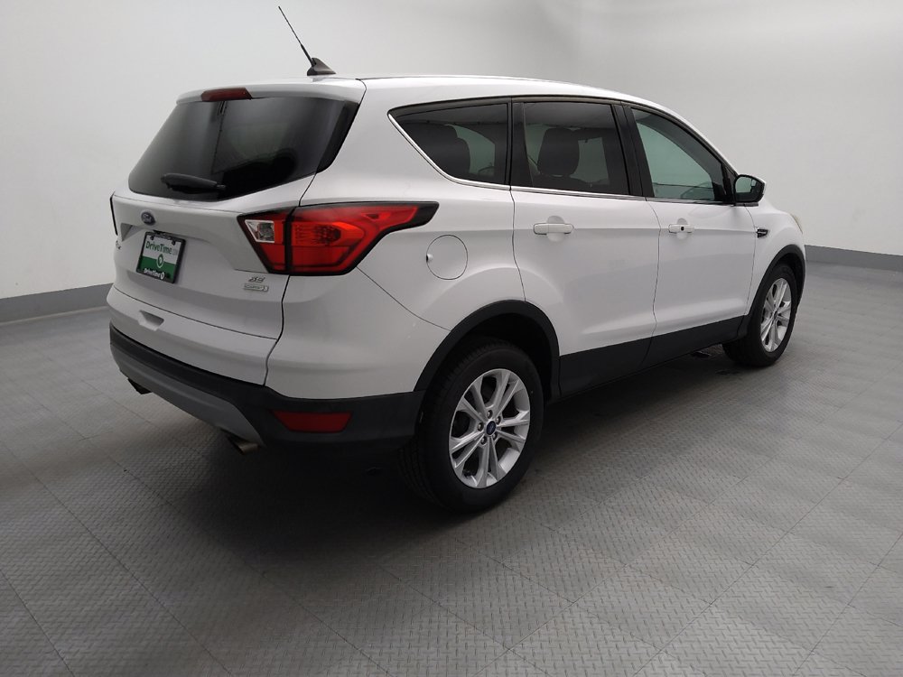 Used 2019 Ford Escape SE FWD image 10