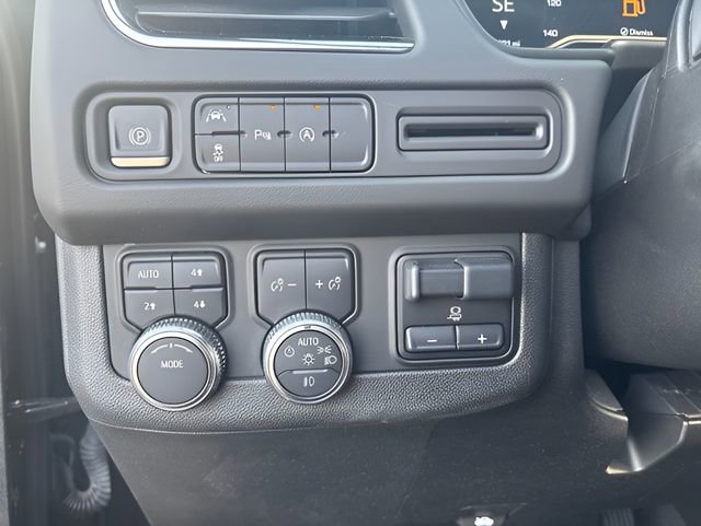 Used 2024 GMC Yukon SLE w/ Max Trailering Package AWD/4WD image 17