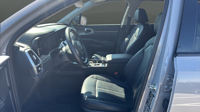 Certified 2022 Kia Sorento SX FWD image 9