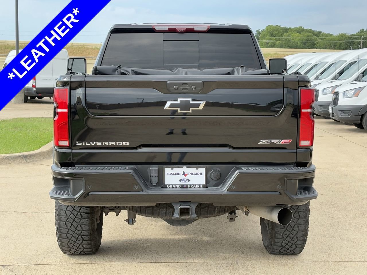 Used 2024 Chevrolet Silverado 2500 ZR2 w/ Technology Package AWD/4WD image 8