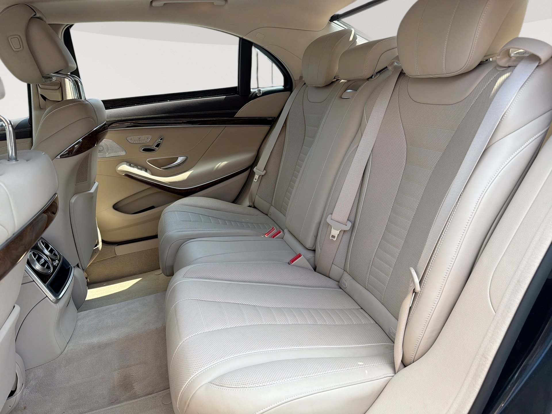 Used 2015 Mercedes-Benz S 550 4MATIC Sedan image 27