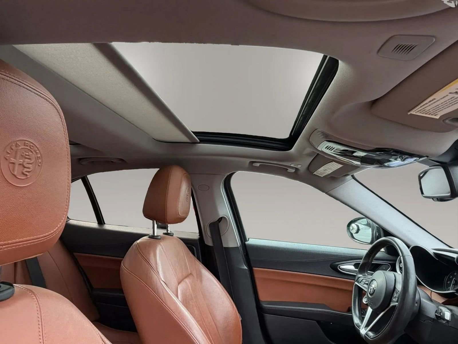 Used 2018 Alfa Romeo Giulia AWD image 15
