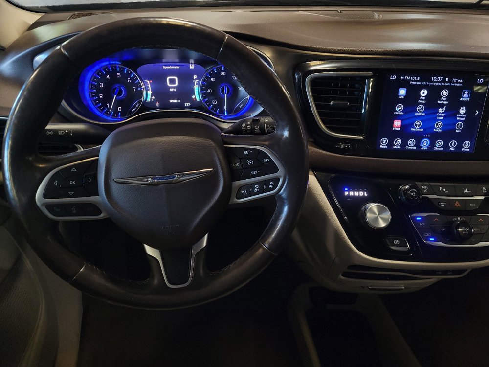 Used 2017 Chrysler Pacifica Touring-L Plus w/ Advanced Safetytec Group FWD image 22