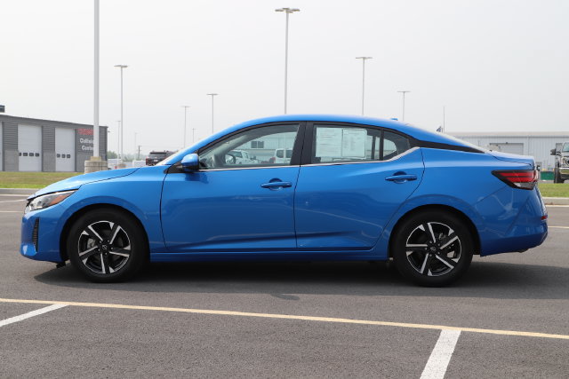 Used 2025 Nissan Sentra SV FWD image 4