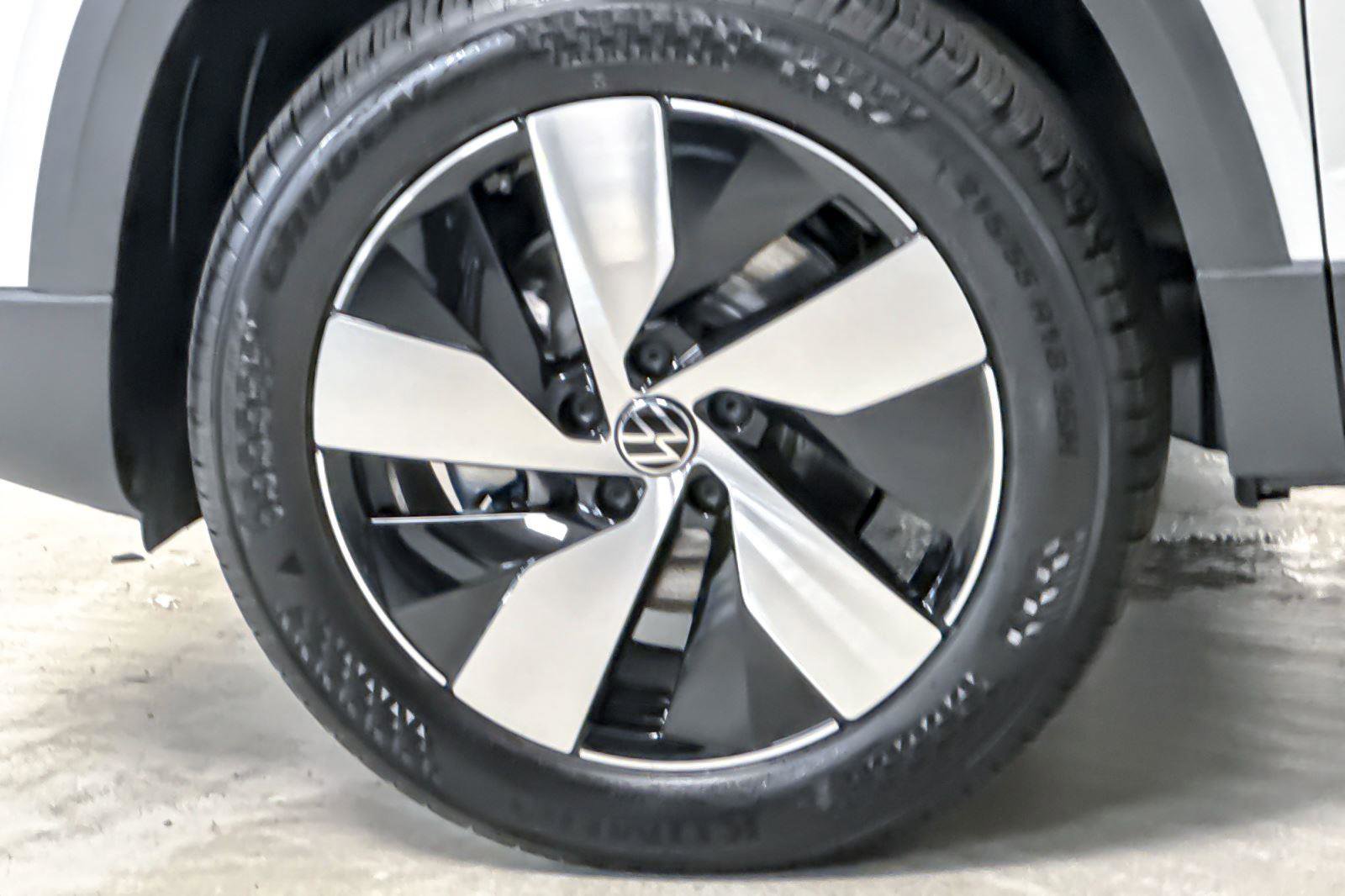 New 2025 Volkswagen Taos S image 24