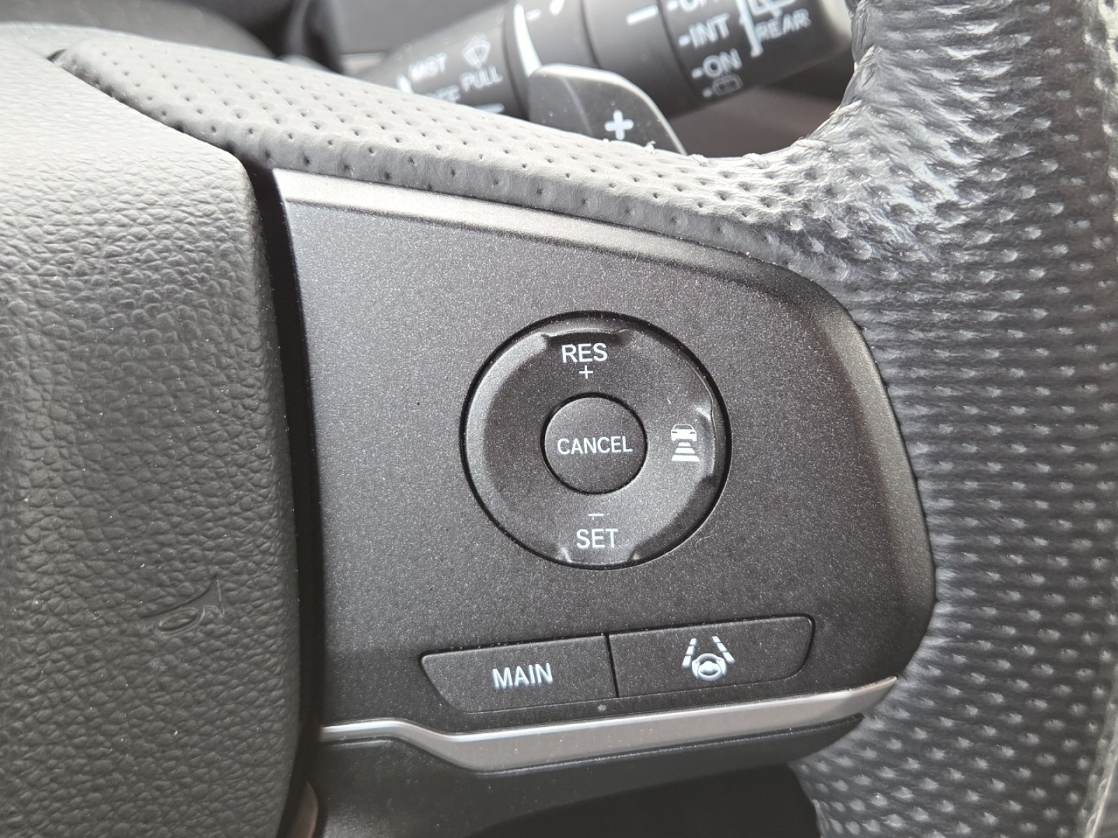 Used 2023 Honda Passport EX-L image 10
