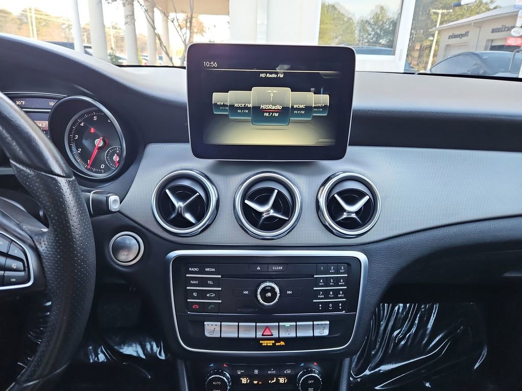 Used 2018 Mercedes-Benz GLA 250 image 16