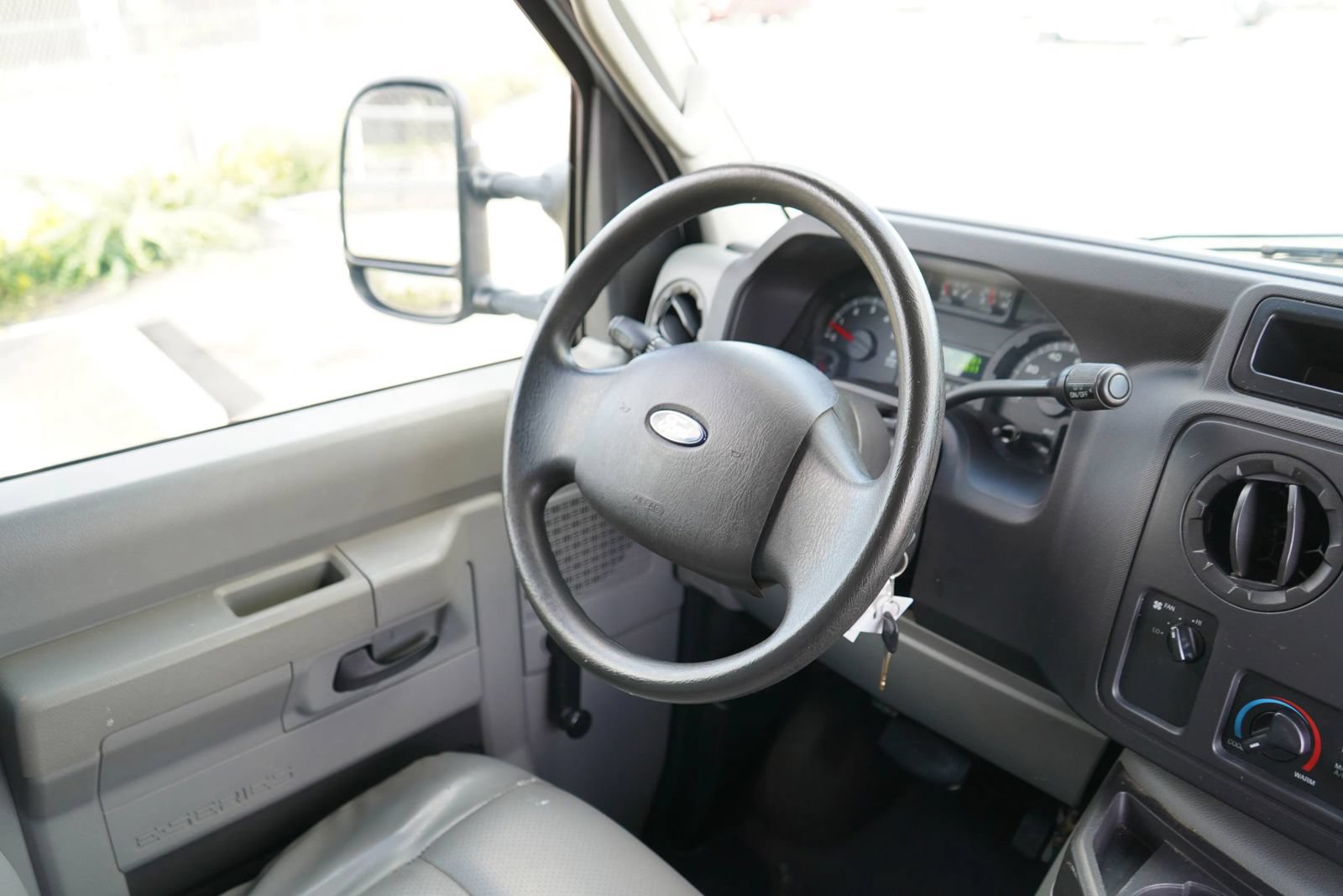 Used 2013 Ford E-150 and Econoline 150 RWD image 13