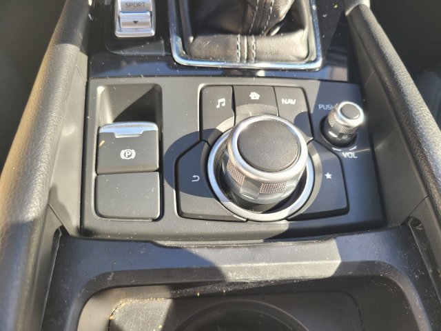 Used 2017 MAZDA MAZDA3 Sport w/ Preferred Equipment Package FWD image 24