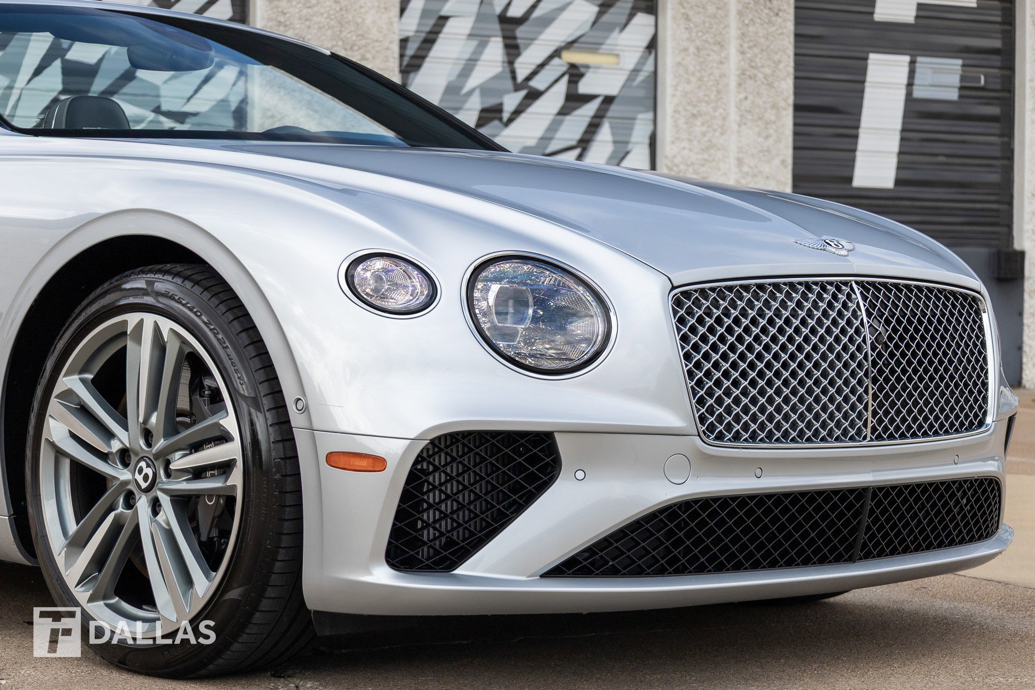 Used 2023 Bentley Continental GT V8 image 2