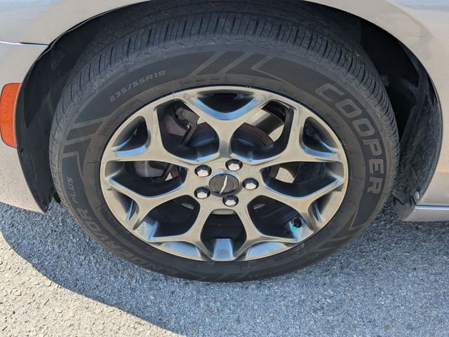 Used 2017 Chrysler 300 S AWD/4WD image 8