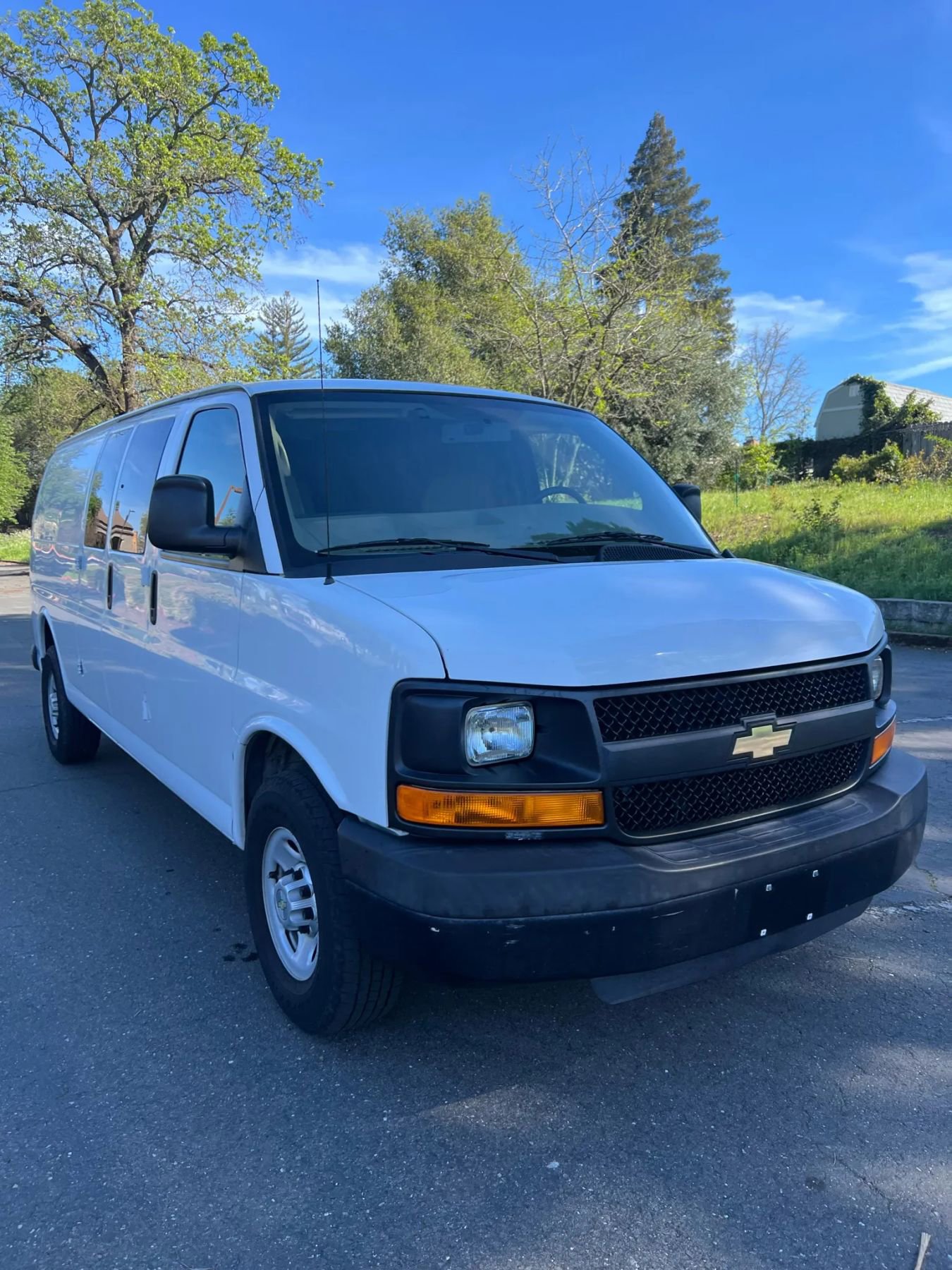 Used 2014 Chevrolet Express 3500 Extended image 3