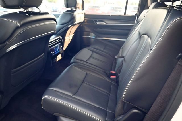 Used 2023 Jeep Grand Wagoneer Series II AWD/4WD image 24