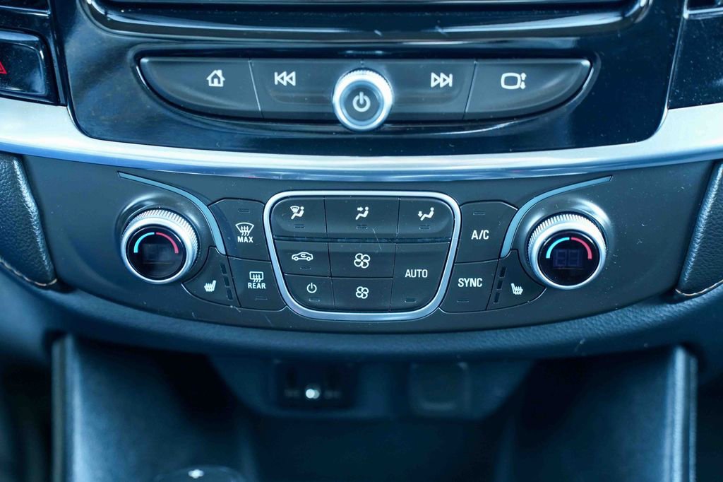 Used 2018 Chevrolet Traverse LT image 35