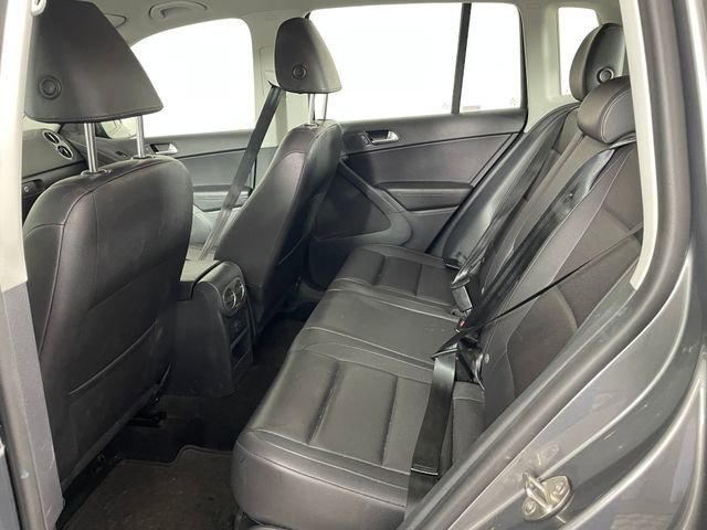 Used 2017 Volkswagen Tiguan S image 12