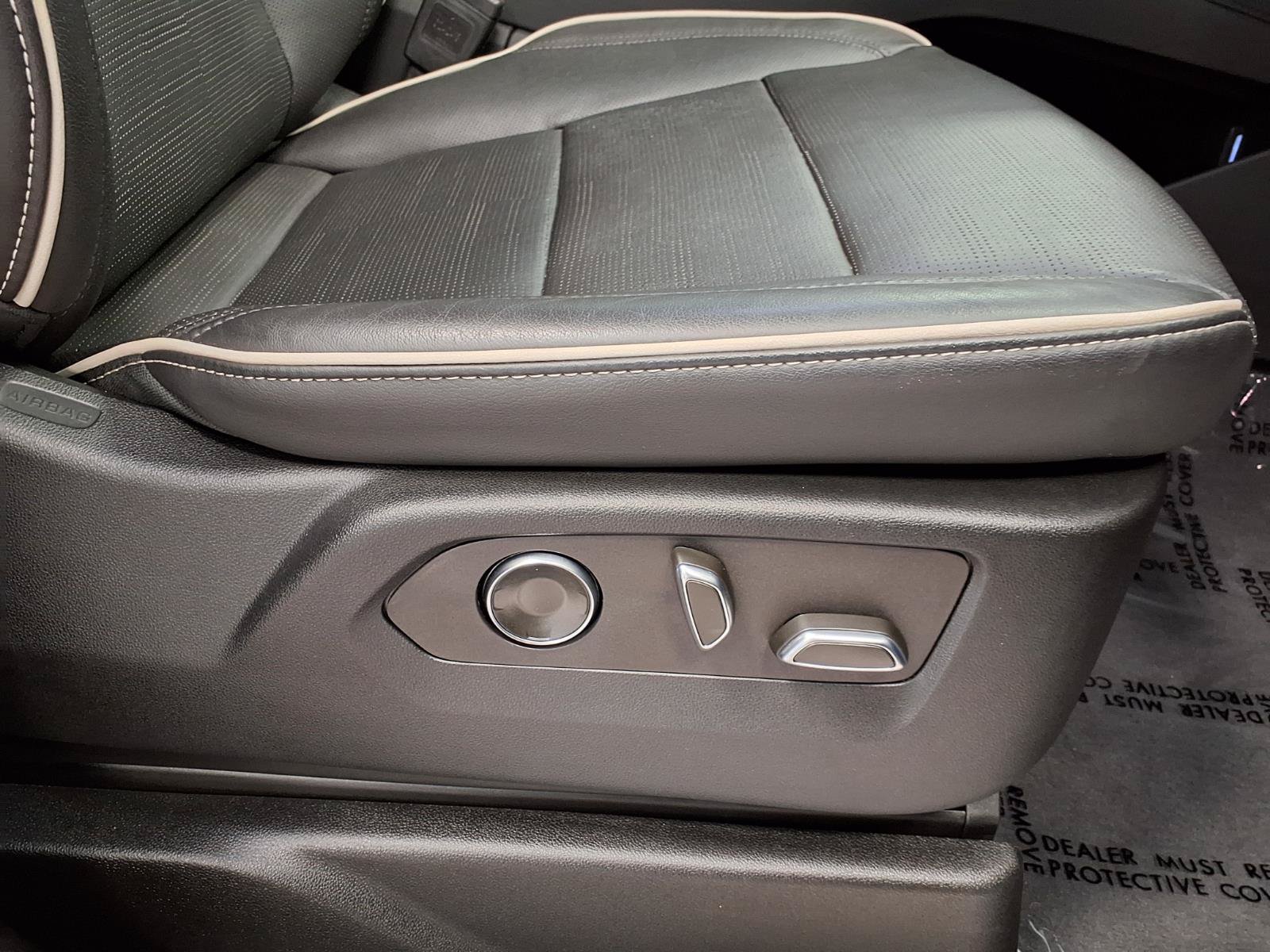 Certified 2024 Cadillac Escalade Sport AWD/4WD image 11