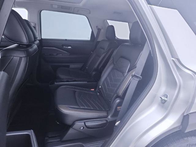Certified 2024 Nissan Pathfinder Platinum AWD/4WD image 23