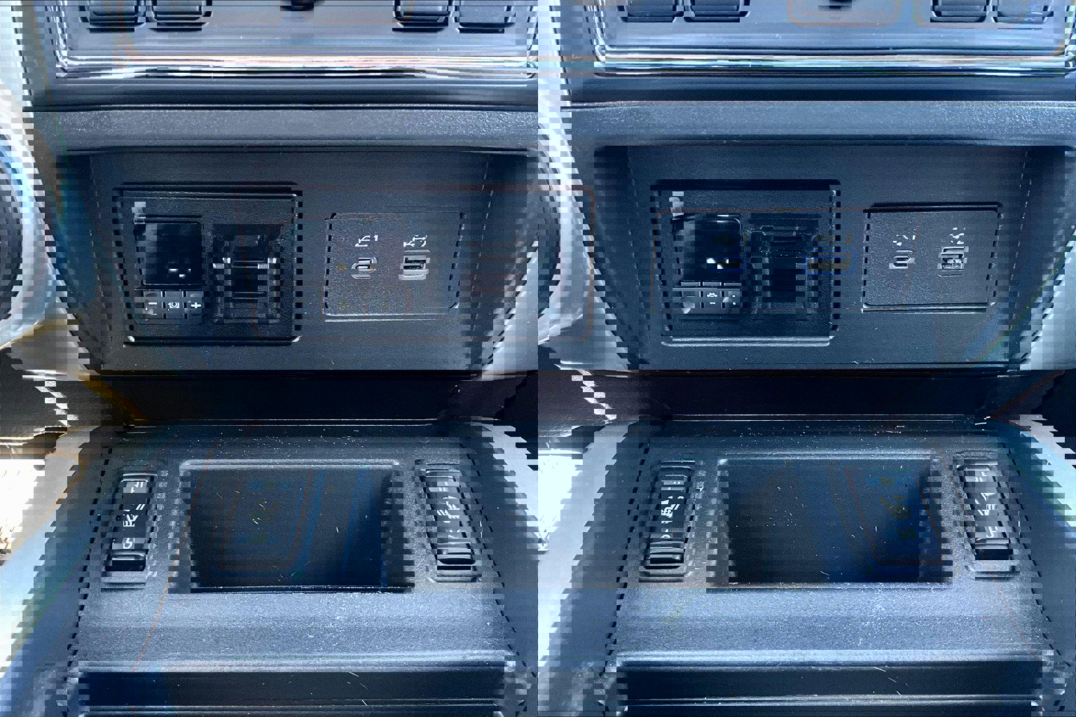 Used 2021 Nissan Titan SV w/ SV Convenience Package image 23