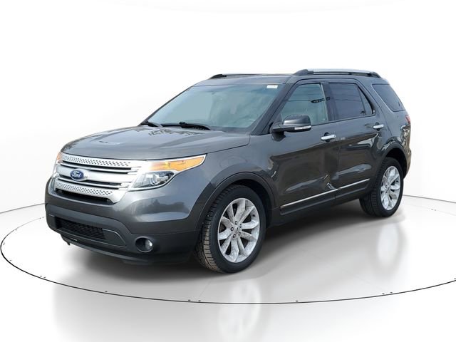 Used 2015 Ford Explorer XLT w/ Equipment Group 202B image 2