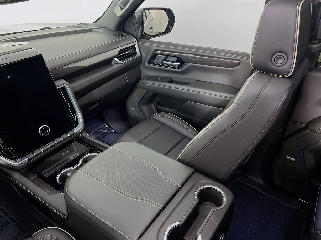 Certified 2025 GMC Yukon XL Elevation AWD/4WD image 24