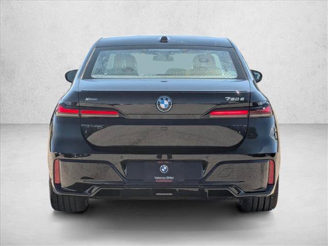 New 2026 BMW 750e xDrive w/ Premium Package AWD/4WD image 8