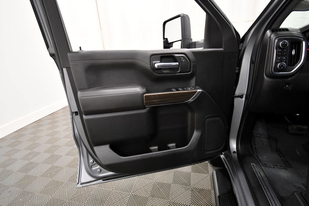 Used 2022 Chevrolet Silverado 1500 LT Trail Boss w/ Bed Protection Package AWD/4WD image 13