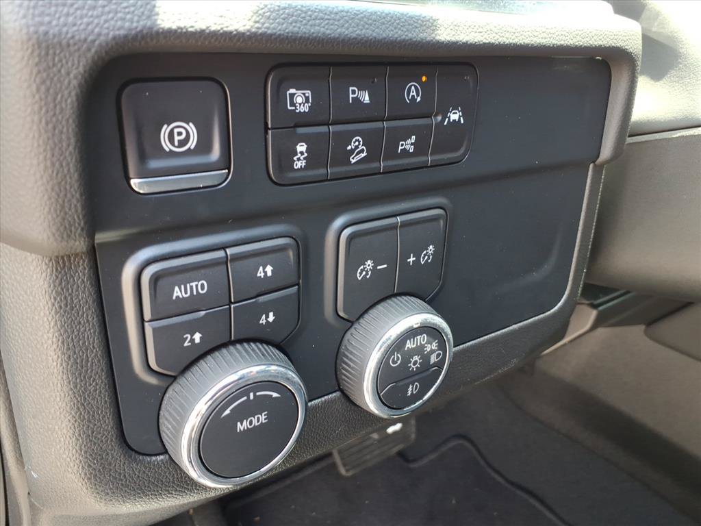 Certified 2025 Chevrolet Suburban Z71 AWD/4WD image 23